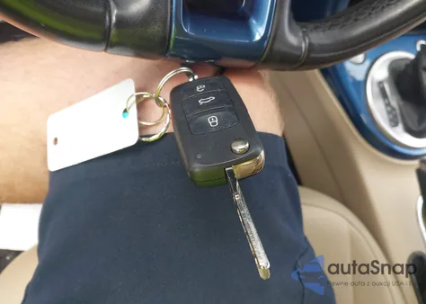 2019 Volkswagen Beetle 2.0T Se z USA, uszkodzony, nr VIN 3VWJD7AT2KM711920